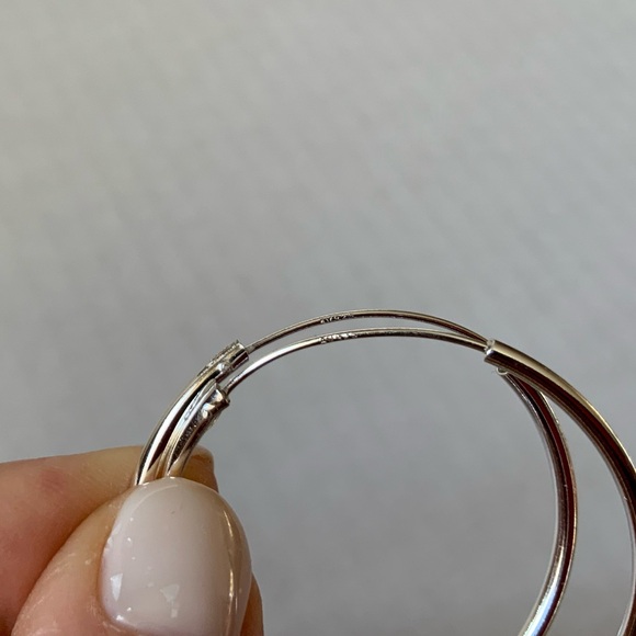 Argento Vivo Sterling Silver  Endless Hoop Earrings - Picture 4 of 9